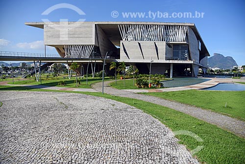  Cidade das Artes - antiga Cidade da Música - com a Pedra da Gávea ao fundo  - Rio de Janeiro - Rio de Janeiro (RJ) - Brasil