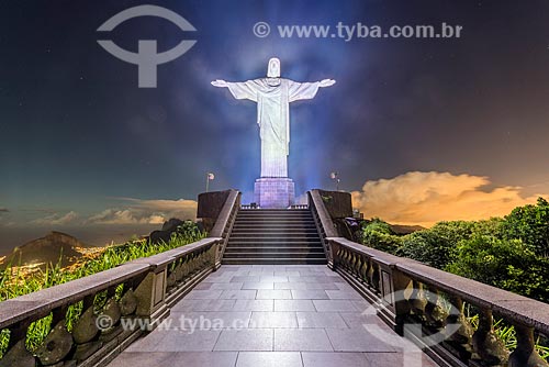  Vista do Cristo Redentor com iluminação especial  - Rio de Janeiro - Rio de Janeiro (RJ) - Brasil