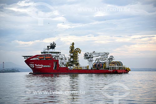  Vista do navio de abastecimento offshore Skandi Niterói na Baía de Guanabara  - Rio de Janeiro - Rio de Janeiro (RJ) - Brasil