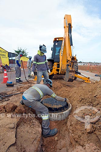  Canteiro de obras da construção da rede de esgoto próximo à Rodovia MA-204  - Paço do Lumiar - Maranhão (MA) - Brasil