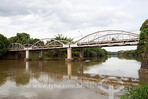  Vista de ponte em arco sobre o Rio Mogiguassú  - Porto Ferreira - São Paulo (SP) - Brasil