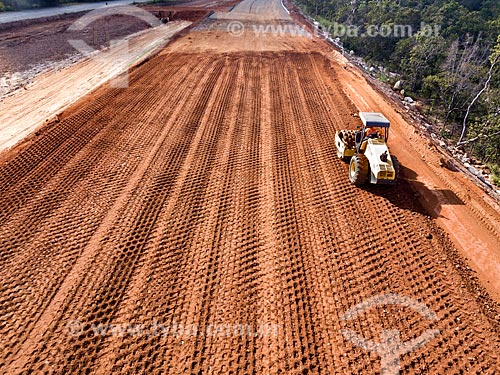  Foto feita com drone da terraplanagem para duplicação da Rodovia Jayme Câmara (GO-070) próximo à cidade de Goiás  - Goiás - Goiás (GO) - Brasil