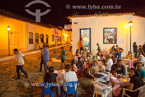  Mesas de bar em rua na cidade de Goiás  - Goiás - Goiás (GO) - Brasil