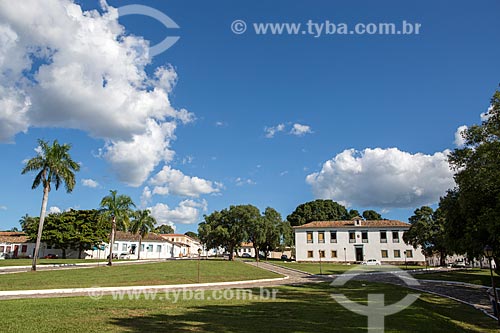  Vista da fachada do Museu das Bandeiras (1766) - antiga Cadeia e Câmara Municipal - a partir da Praça Doutor Brasil Caiado - também conhecida como Praça do Chafariz  - Goiás - Goiás (GO) - Brasil