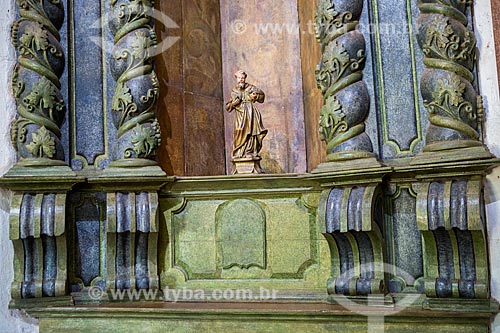  Detalhe de altar lateral - esculpido em madeira - da Capela de São João Batista (1761)  - Goiás - Goiás (GO) - Brasil