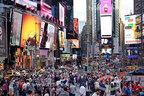  Turistas na Times Square  - Cidade de Nova Iorque - Nova Iorque - Estados Unidos