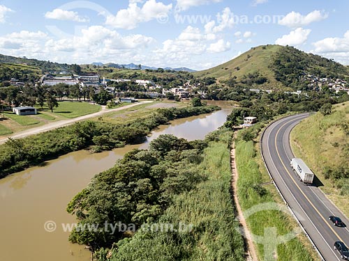  Foto feita com drone do Rio Paraíba do Sul no Km 170 da Rodovia BR-393 à esquerda com a Três Rios ao fundo  - Três Rios - Rio de Janeiro (RJ) - Brasil