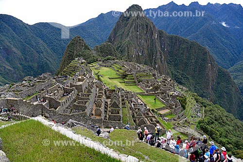  Vista geral das ruínas de Machu Picchu com a Huayna Picchu - também conhecida como Wayna Picchu - ao fundo  - Departamento de Cusco - Peru