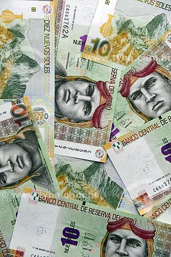  Detalhe de moeda Peruana - Novos Soles - notas de 10 com a imagem do herói da aviação militar José Abelardo Quiñones Gonzales  - Lima - Província de Lima - Peru