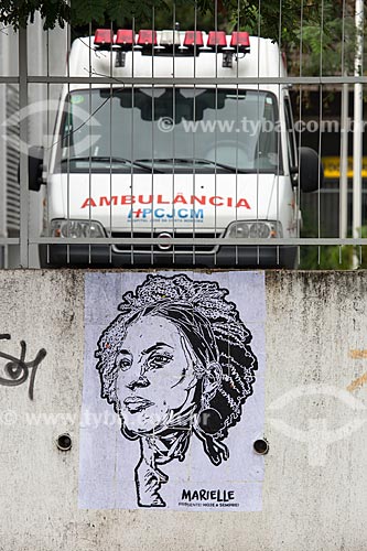  Detalhe de cartaz em homenagens marcando 1 mês do assassinato da Vereadora Marielle Franco na Rua João Paulo I - onde ela foi assassinada a tiros em 14 de março de 2018  - Rio de Janeiro - Rio de Janeiro (RJ) - Brasil