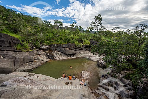 Banhistas em piscina natural no Vale da Lua  - Alto Paraíso de Goiás - Goiás (GO) - Brasil