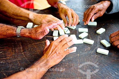  Idosos jogando dominó  - Jacobina - Bahia (BA) - Brasil