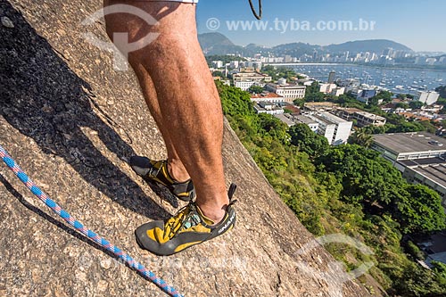  Detalhe de alpinista durante a escalada do Morro da Babilônia  - Rio de Janeiro - Rio de Janeiro (RJ) - Brasil