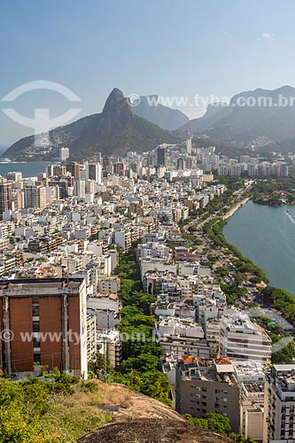  Vista do cume do Morro do Cantagalo com o Morro Dois Irmãos e a Pedra da Gávea ao fundo  - Rio de Janeiro - Rio de Janeiro (RJ) - Brasil
