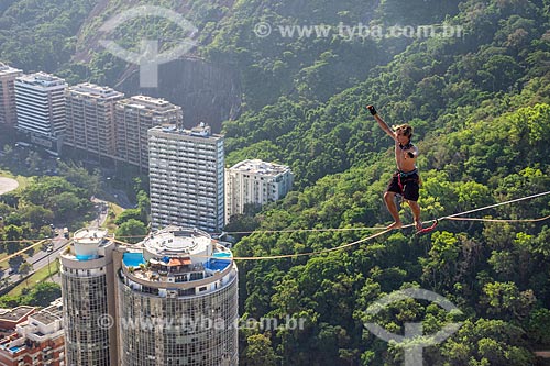  Praticante de slackline no Morro do Cantagalo  - Rio de Janeiro - Rio de Janeiro (RJ) - Brasil