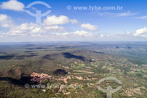  Foto feita com drone da Chapada do Araripe com o Balneário do Caldas  - Barbalha - Ceará (CE) - Brasil