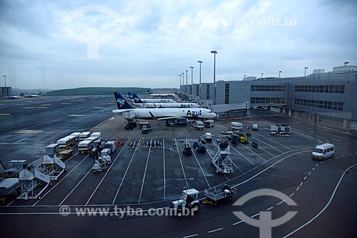  Aviões na pista do Aeroporto Internacional de Viracopos  - Campinas - São Paulo (SP) - Brasil