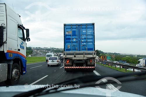  Tráfego em trecho da Rodovia Dom Pedro I (SP-065)  - Campinas - São Paulo (SP) - Brasil