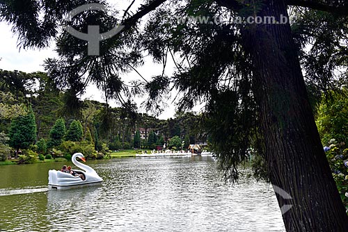  Pedalinhos no lago do Parque do Lago Negro   - Gramado - Rio Grande do Sul (RS) - Brasil