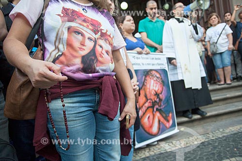  Manifestação contra o aborto em frente à Igreja de Nossa Senhora da Candelária (1609)  - Rio de Janeiro - Rio de Janeiro (RJ) - Brasil