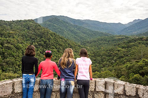  Grupo de meninas observando a paisagem do Parque Nacional de Itatiaia  - Itatiaia - Rio de Janeiro (RJ) - Brasil