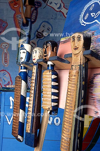  Casacas - instrumento musical de madeira também conhecido como reco-reco de cabeça - do artista Mestre Vitalino  - Vila Velha - Espírito Santo (ES) - Brasil