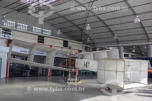  Réplica do 14-Bis em exibição no Museu Aeroespacial (1976) na Base Aérea dos Afonsos durante a comemoração dos 145 anos do nascimento de Santos Dumont  - Rio de Janeiro - Rio de Janeiro (RJ) - Brasil