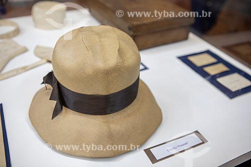  Chapéu Panamá que pertenceu à Alberto Santos Dumont em exibição no Museu Aeroespacial (1976) na Base Aérea dos Afonsos  - Rio de Janeiro - Rio de Janeiro (RJ) - Brasil