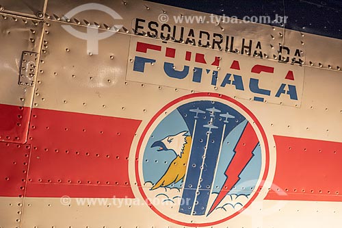  Detalhe de logo da Esquadrilha da Fumaça da Força Aérea Brasileira em avião norte-americano AT-6D Texan - usado entre 1942 e 1976 - em exibição no Museu Aeroespacial na Base Aérea dos Afonsos  - Rio de Janeiro - Rio de Janeiro (RJ) - Brasil