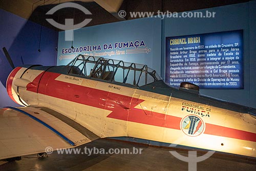  Avião norte-americano AT-6D Texan - Esquadrilha da Fumaça da Força Aérea Brasileira - usado entre 1942 e 1976 - em exibição no Museu Aeroespacial (1976) na Base Aérea dos Afonsos  - Rio de Janeiro - Rio de Janeiro (RJ) - Brasil