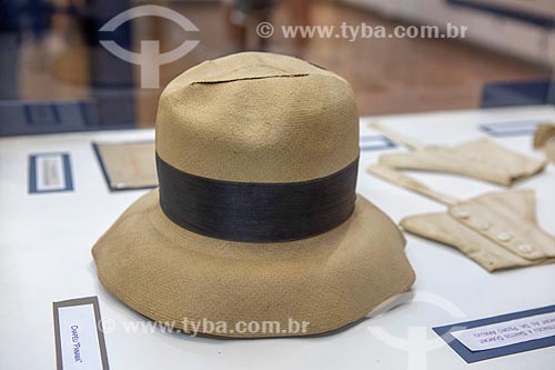  Chapéu Panamá que pertenceu à Alberto Santos Dumont em exibição no Museu Aeroespacial (1976) na Base Aérea dos Afonsos  - Rio de Janeiro - Rio de Janeiro (RJ) - Brasil