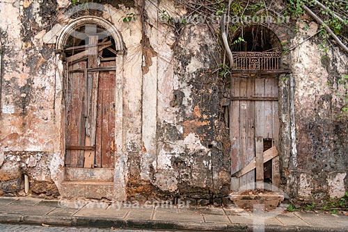  Casario abandonado no centro histórico da cidade de São Luís  - São Luís - Maranhão (MA) - Brasil