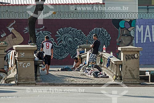  Moradores de rua ocupando o Canal do Mangue em meio às pistas da Avenida Presidente Vargas  - Rio de Janeiro - Rio de Janeiro (RJ) - Brasil