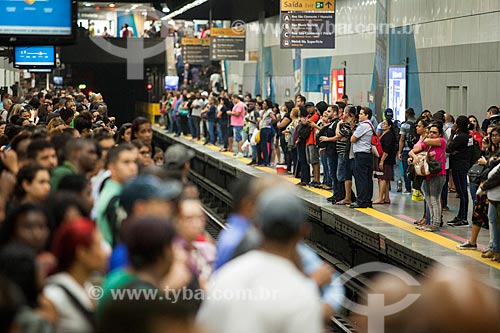  Passageiros na Estação Botafogo do Metrô Rio  - Rio de Janeiro - Rio de Janeiro (RJ) - Brasil