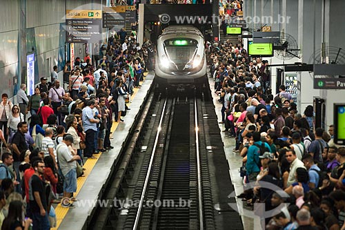  Metrô chegando na Estação Botafogo do Metrô Rio  - Rio de Janeiro - Rio de Janeiro (RJ) - Brasil