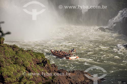  Passeio turístico de barco no Rio Iguaçu - Parque Nacional do Iguaçu  - Foz do Iguaçu - Paraná (PR) - Brasil