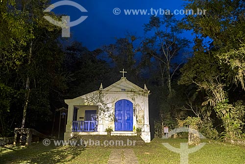  Capela de Nossa Senhora da Conceição do Soberbo (1713) - no Centro de Visitantes von Martius do Parque Nacional da Serra dos Órgãos durante a noite  - Guapimirim - Rio de Janeiro (RJ) - Brasil