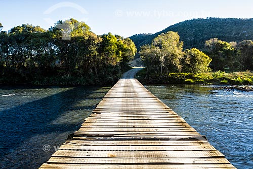  Ponte de madeira sobre o Rio Canoas  - Urubici - Santa Catarina (SC) - Brasil