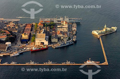  Foto aérea da Ilha das Cobras - à esquerda - com a Ilha Fiscal - à direita  - Rio de Janeiro - Rio de Janeiro (RJ) - Brasil
