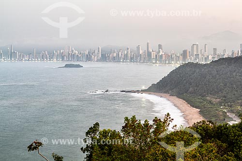  Vista da Praia do Buraco e da Praia Central à partir do Morro do Careca  - Balneário Camboriú - Santa Catarina (SC) - Brasil