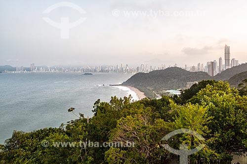  Vista da Praia do Buraco e da Praia Central à partir do Morro do Careca  - Balneário Camboriú - Santa Catarina (SC) - Brasil