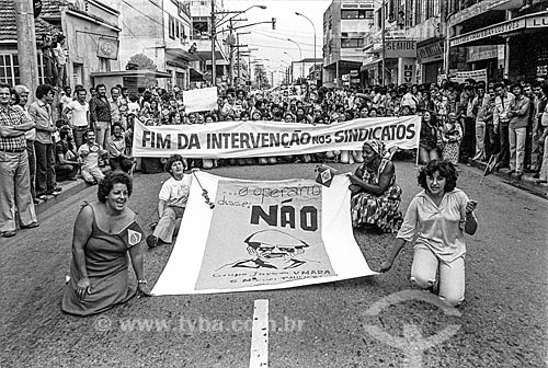  Passeata das mulheres dos metalúrgicos em greve durante intervenção militar no Sindicato dos Metalúrgicos  - São Bernardo do Campo - São Paulo (SP) - Brasil