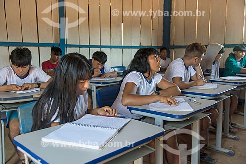  Interior de sala de aula do ensino secundário na aldeia Aiha da tribo Kalapalo - ACRÉSCIMO DE 100% SOBRE O VALOR DE TABELA  - Querência - Mato Grosso (MT) - Brasil