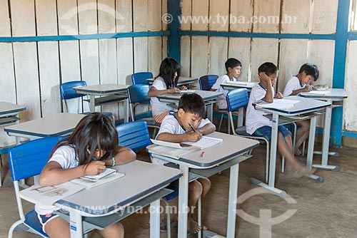  Interior de sala de aula da educação básica na aldeia Aiha da tribo Kalapalo - ACRÉSCIMO DE 100% SOBRE O VALOR DE TABELA  - Querência - Mato Grosso (MT) - Brasil