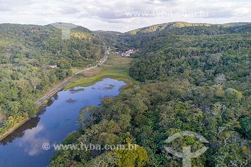  Foto feita com drone de lagoa na Área de Proteção Ambiental da Serra de Baturité  - Guaramiranga - Ceará (CE) - Brasil