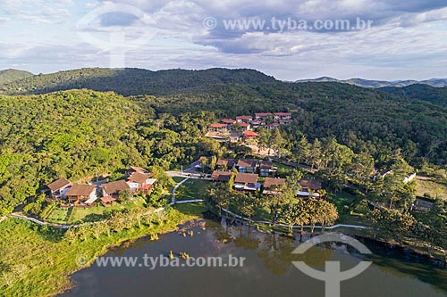  Foto feita com drone de condomínio residencial na Área de Proteção Ambiental da Serra de Baturité  - Guaramiranga - Ceará (CE) - Brasil