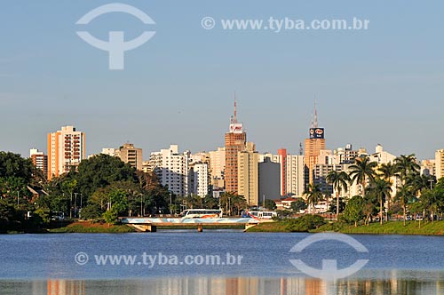  Vista da Represa Municipal de São José do Rio Preto com prédios ao fundo  - São José do Rio Preto - São Paulo (SP) - Brasil