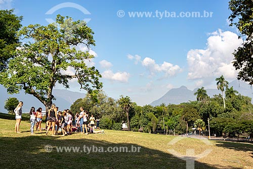  Família fazendo piquenique no Parque da Quinta da Boa Vista  - Rio de Janeiro - Rio de Janeiro (RJ) - Brasil