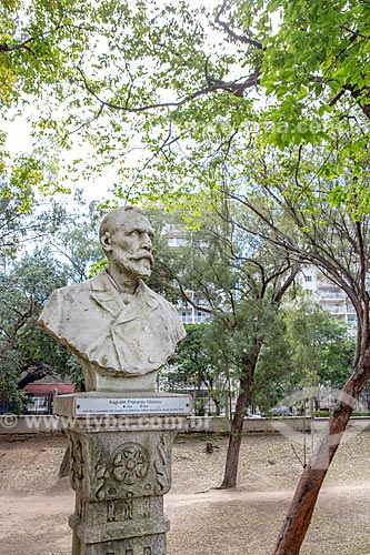  Detalhe do busto de Auguste François Glaziou - arquiteto e paisagista que projetou os jardins do antigo Paço de São Cristóvão - no Parque da Quinta da Boa Vista  - Rio de Janeiro - Rio de Janeiro (RJ) - Brasil