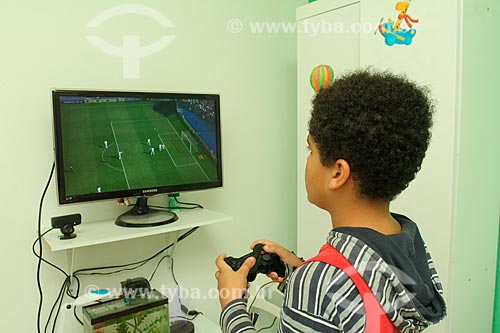  Menino jogando videogame  - Rio de Janeiro - Rio de Janeiro (RJ) - Brasil